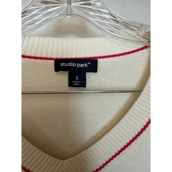 Studio Park | Women's Top Sweater | V-Neck Heart Sleeve | White | Size Small - Picture 4 of 4